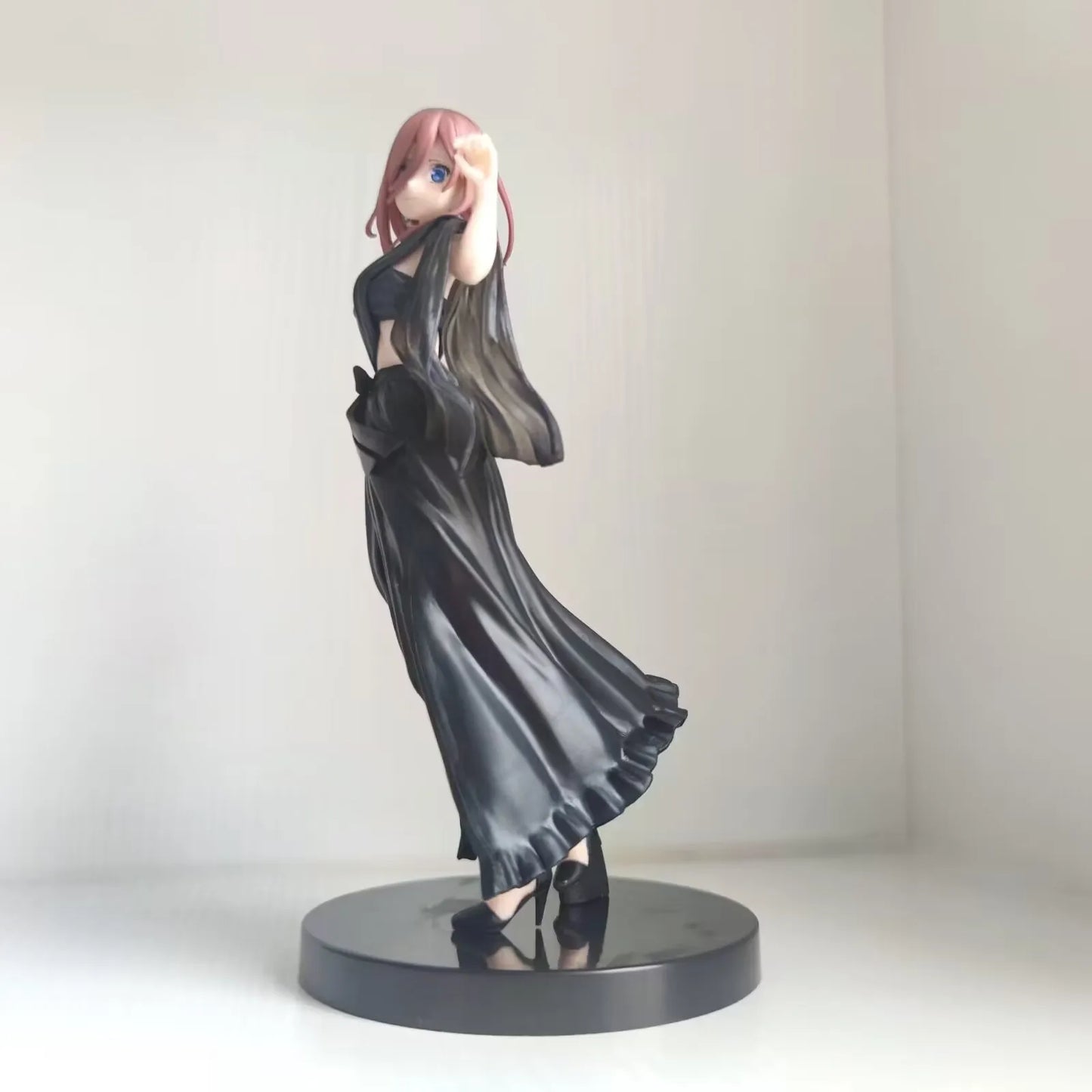 19CM Anime the Quintessential Quintuplets Figure Nakano Miku Nino Ichika Itsuki Black Evening Dressstanding Static Toys PVC