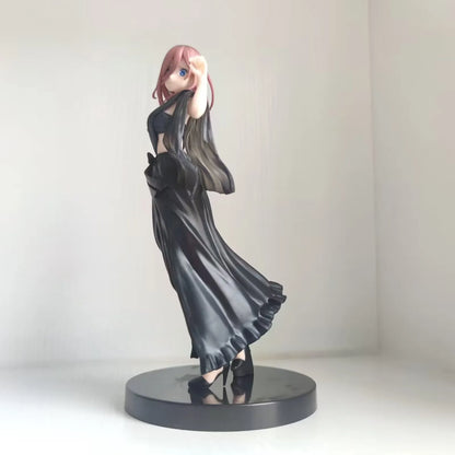 19CM Anime the Quintessential Quintuplets Figure Nakano Miku Nino Ichika Itsuki Black Evening Dressstanding Static Toys PVC